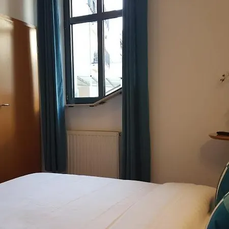 La Charbonnade Hotel *