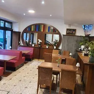 Отель La Charbonnade *